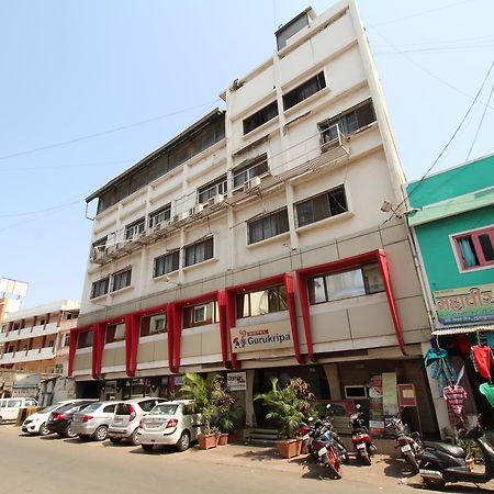 Hotel Gurukripa Daman Bagian luar foto