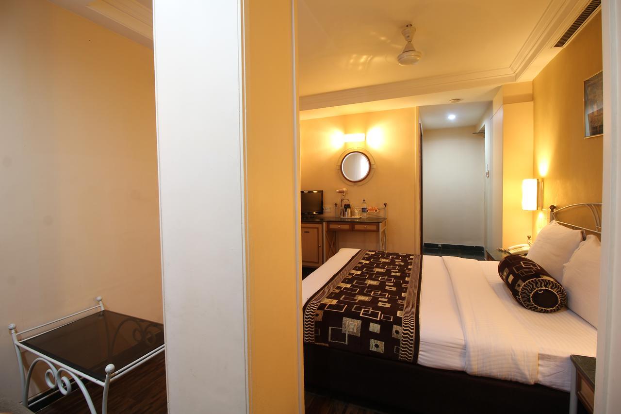 Hotel Gurukripa Daman Bagian luar foto