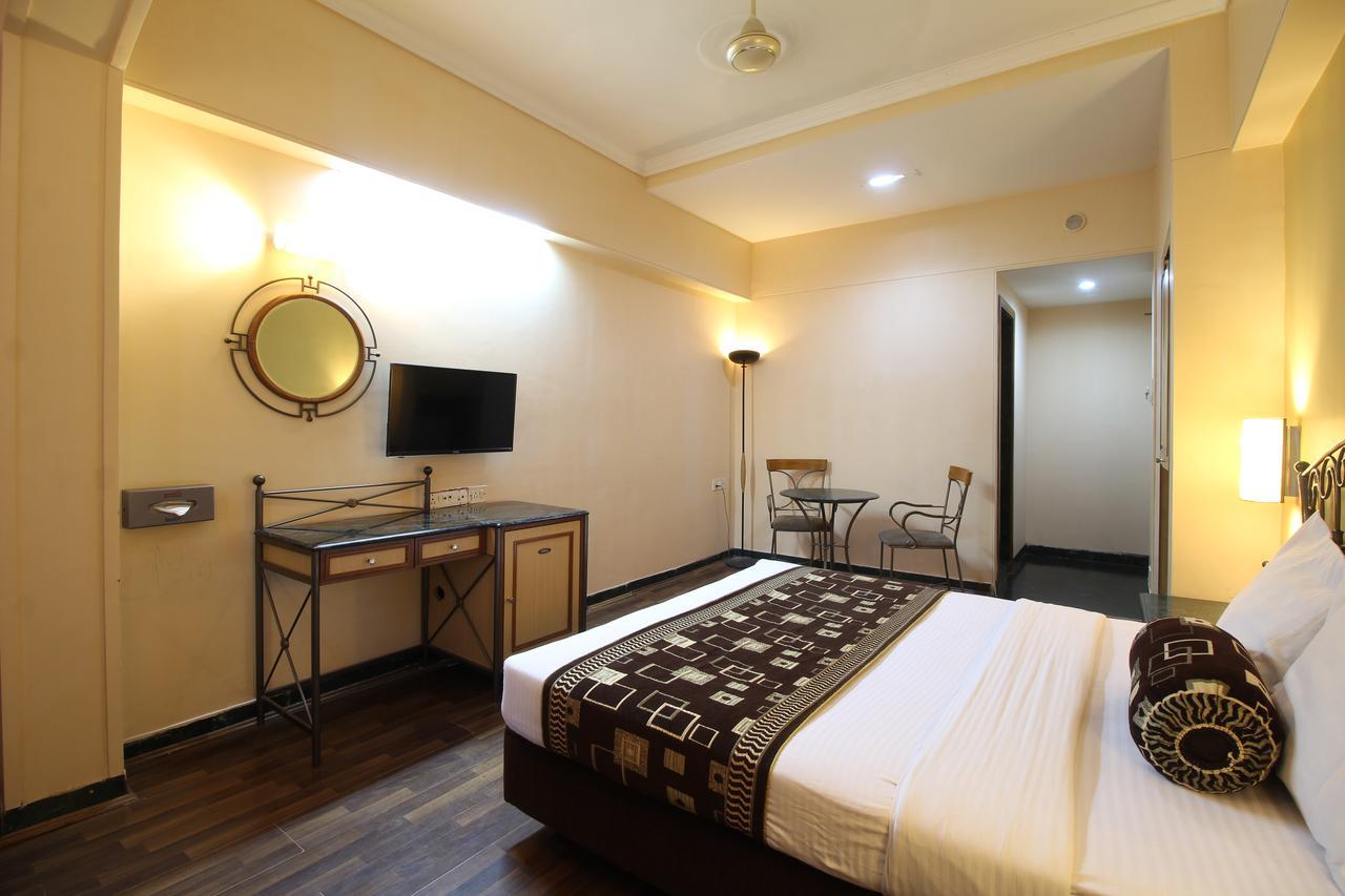 Hotel Gurukripa Daman Bagian luar foto