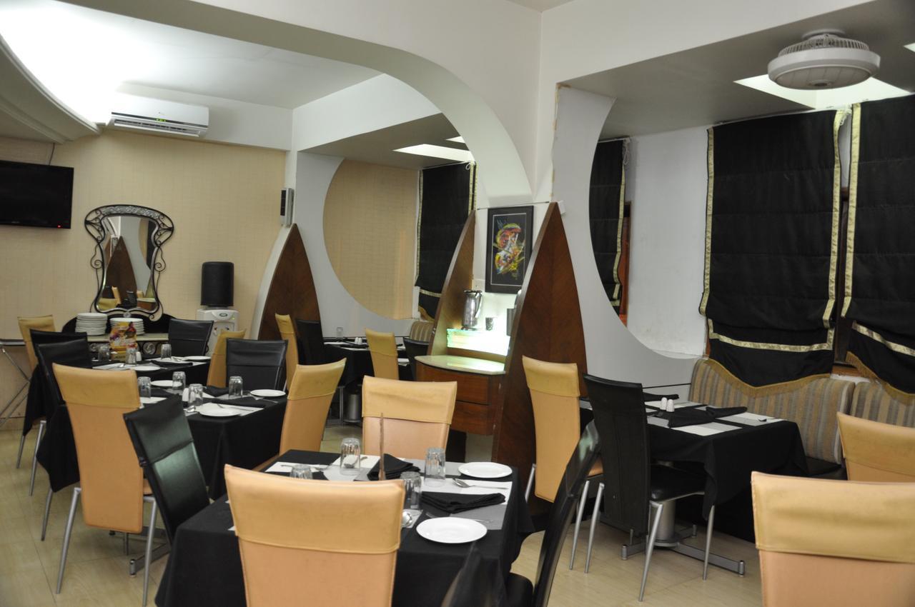 Hotel Gurukripa Daman Bagian luar foto