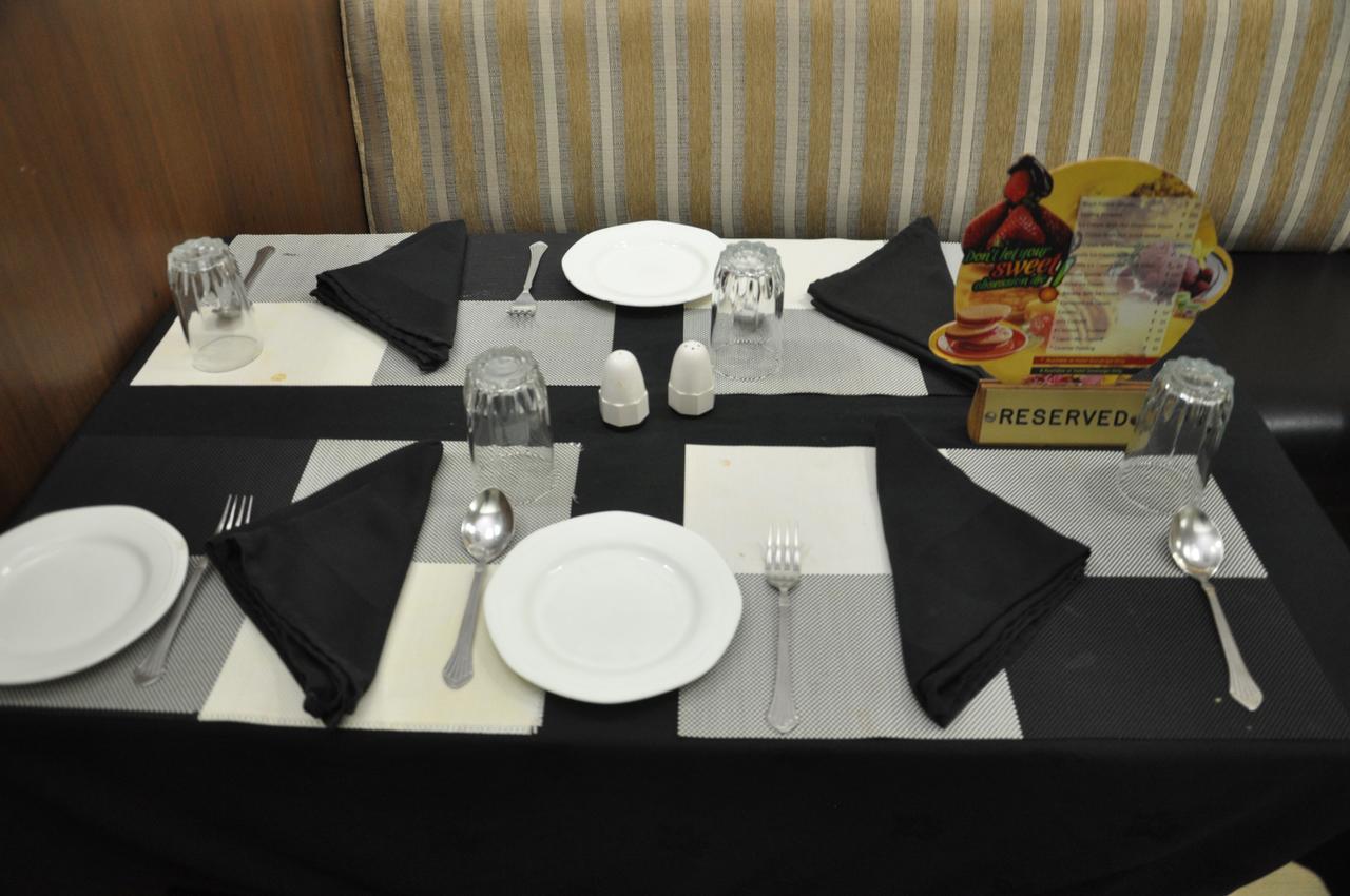 Hotel Gurukripa Daman Bagian luar foto