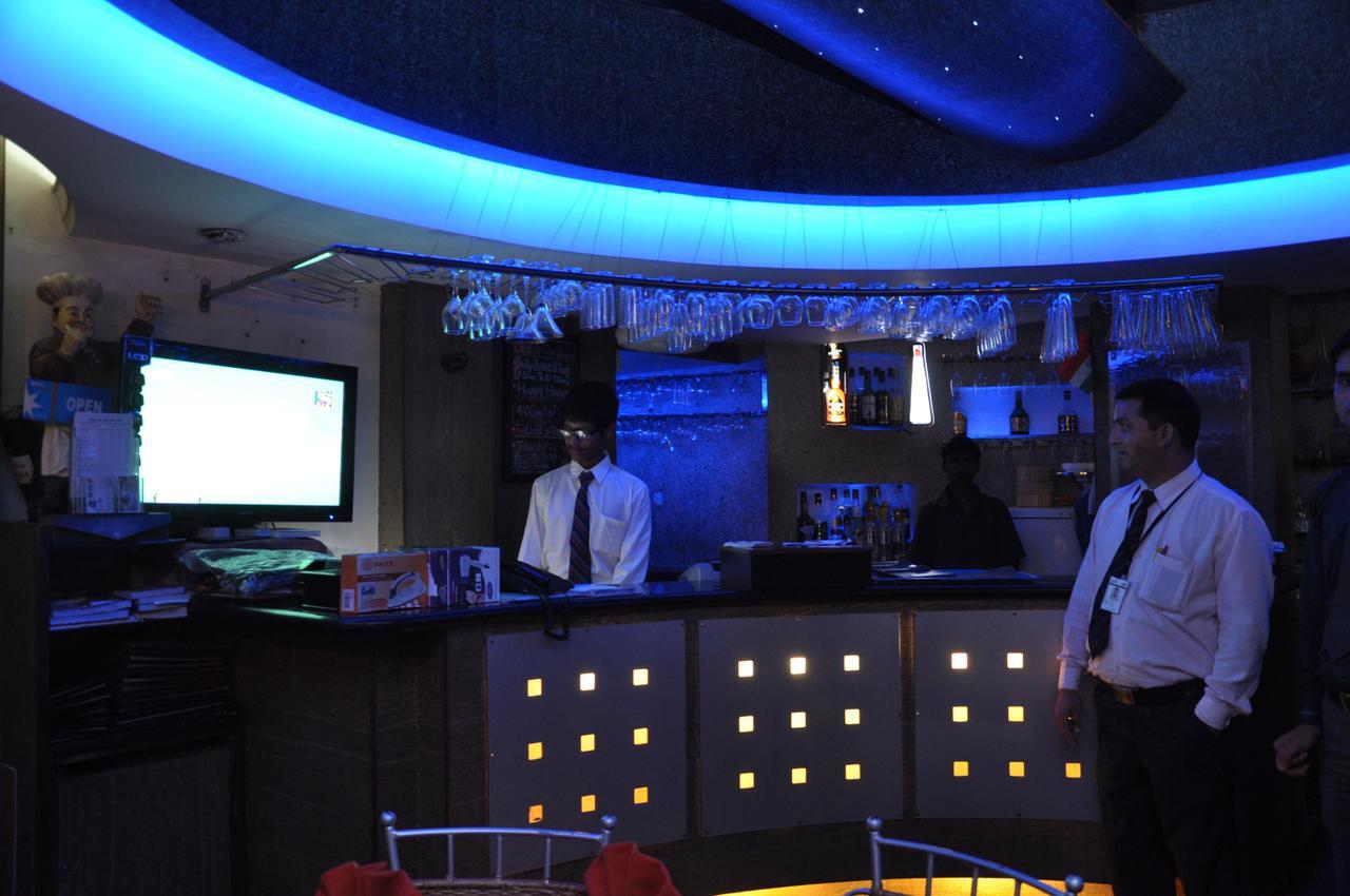 Hotel Gurukripa Daman Bagian luar foto