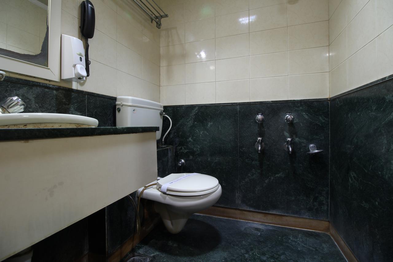 Hotel Gurukripa Daman Bagian luar foto